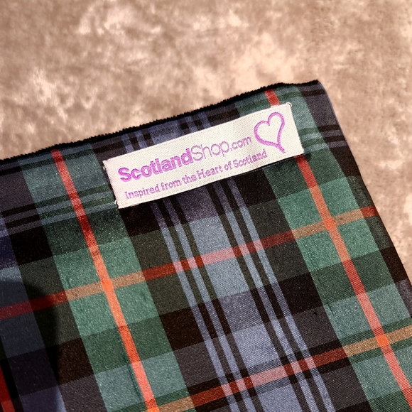 NEW Scottish Plaid Tartan 100% Silk & Velvet Wrap Shawl - Picture 7 of 7